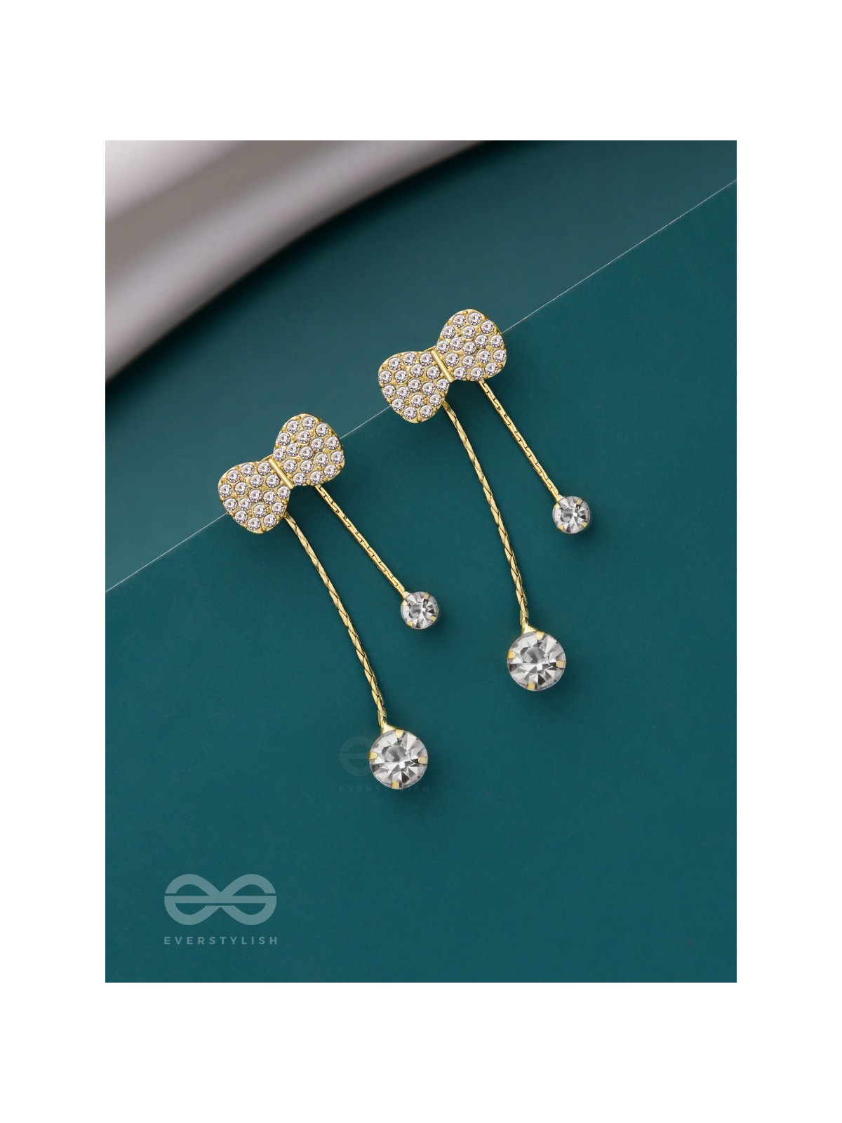 BLINGY BOWS - GOLDEN SPARKLING EARJACKETS