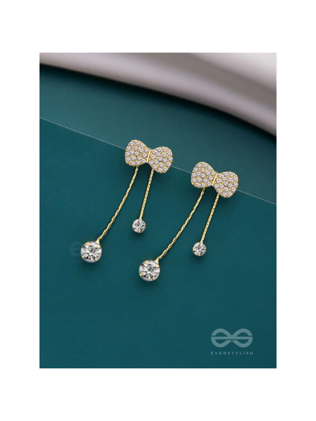 BLINGY BOWS - GOLDEN SPARKLING EARJACKETS