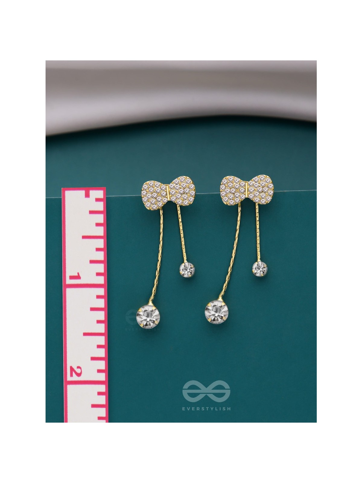 BLINGY BOWS - GOLDEN SPARKLING EARJACKETS