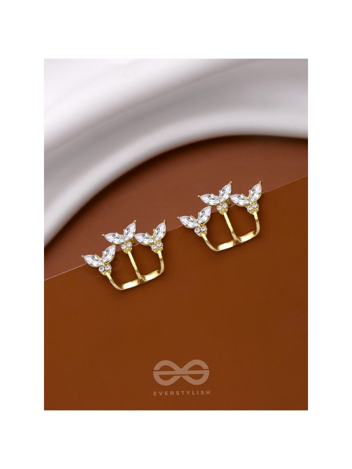 THE FLUTTERBY EFFECT - GOLDEN STUD EARRINGS