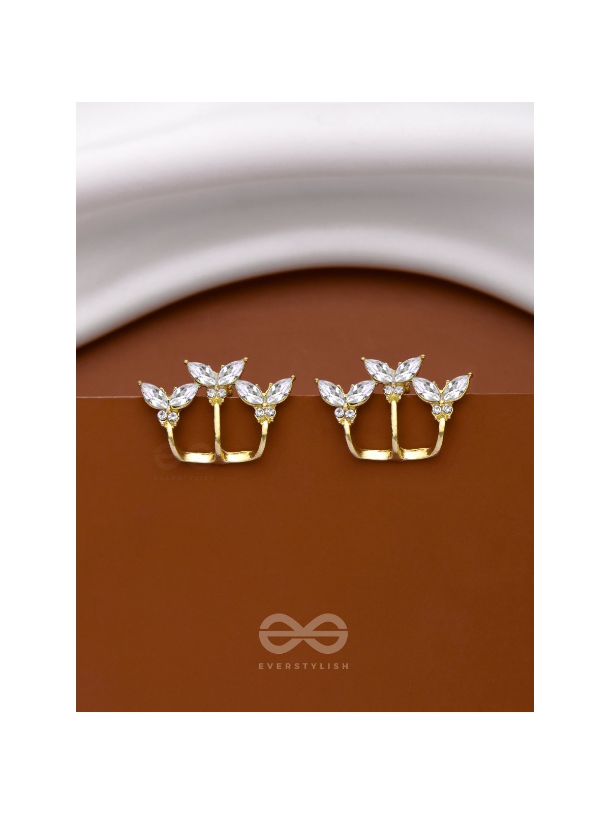 THE FLUTTERBY EFFECT - GOLDEN STUD EARRINGS