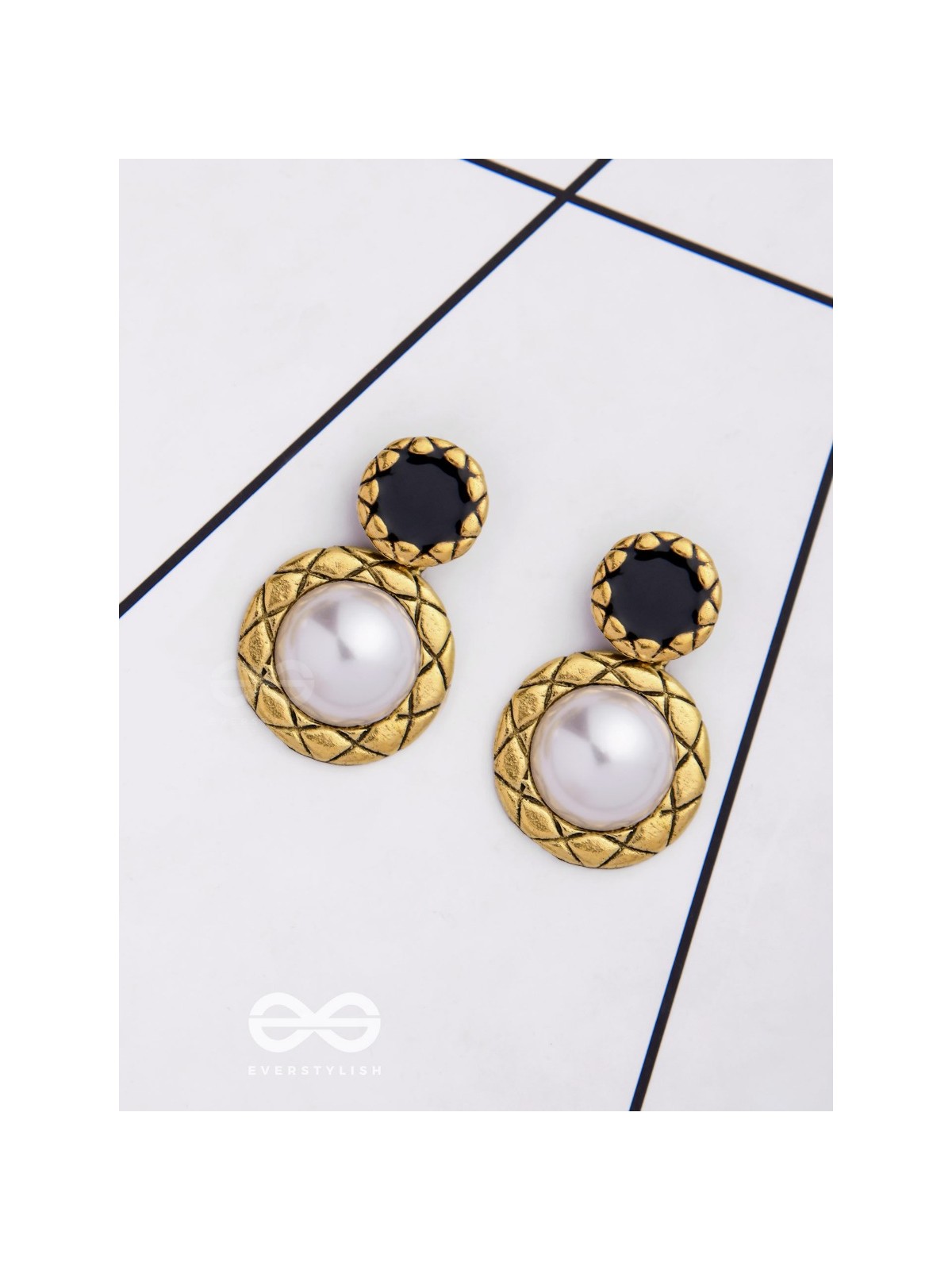 MIDNIGHT PEARL - STATEMENT DROP EARRINGS