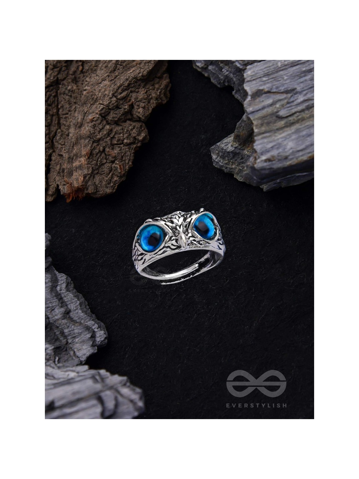 A KNOW-IT-OWL - BLUE EYED SILVER RING