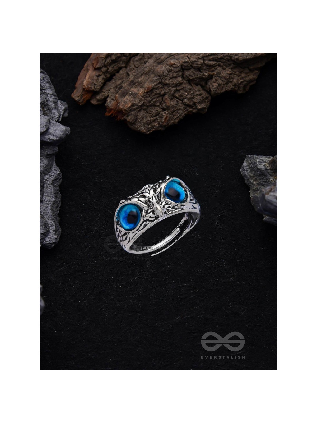 A KNOW-IT-OWL - BLUE EYED SILVER RING