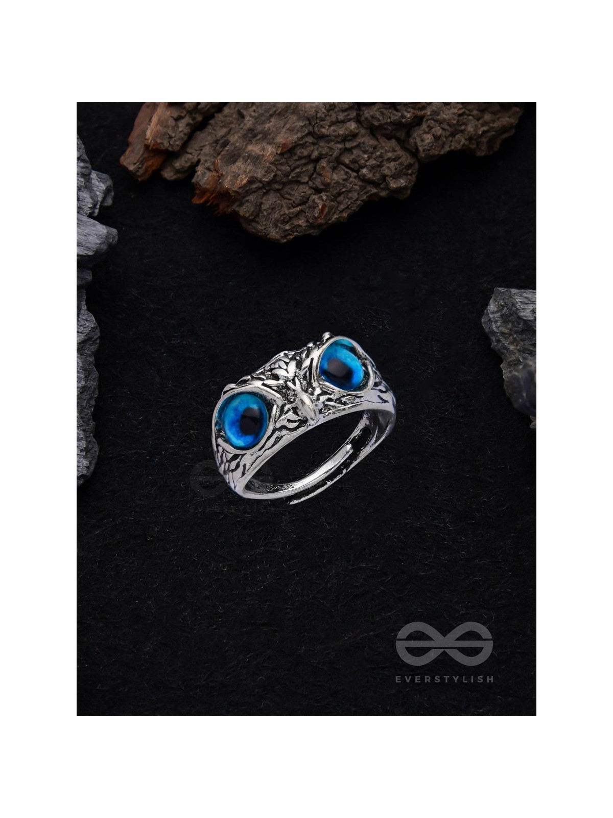 A KNOW-IT-OWL - BLUE EYED SILVER RING