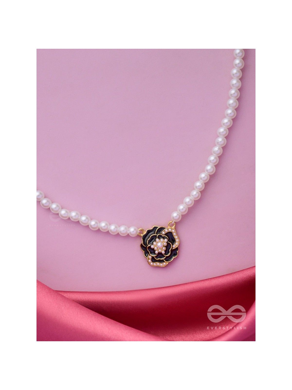 A GLISTENING BLACK PEONY - GOLDEN PEARL NECKPIECE 