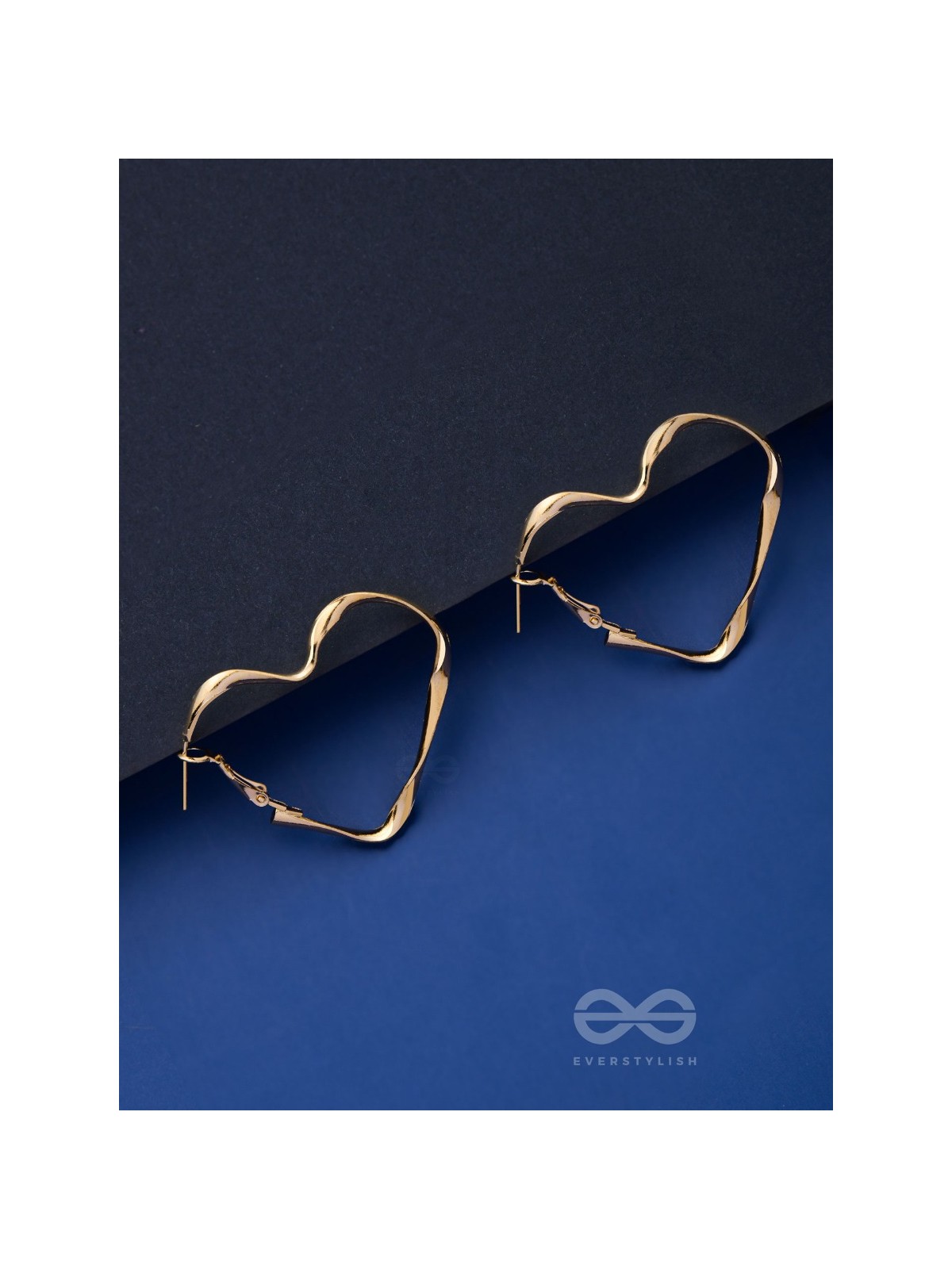 YOUR TWISTED LOVE - GOLDEN HOOP EARRINGS