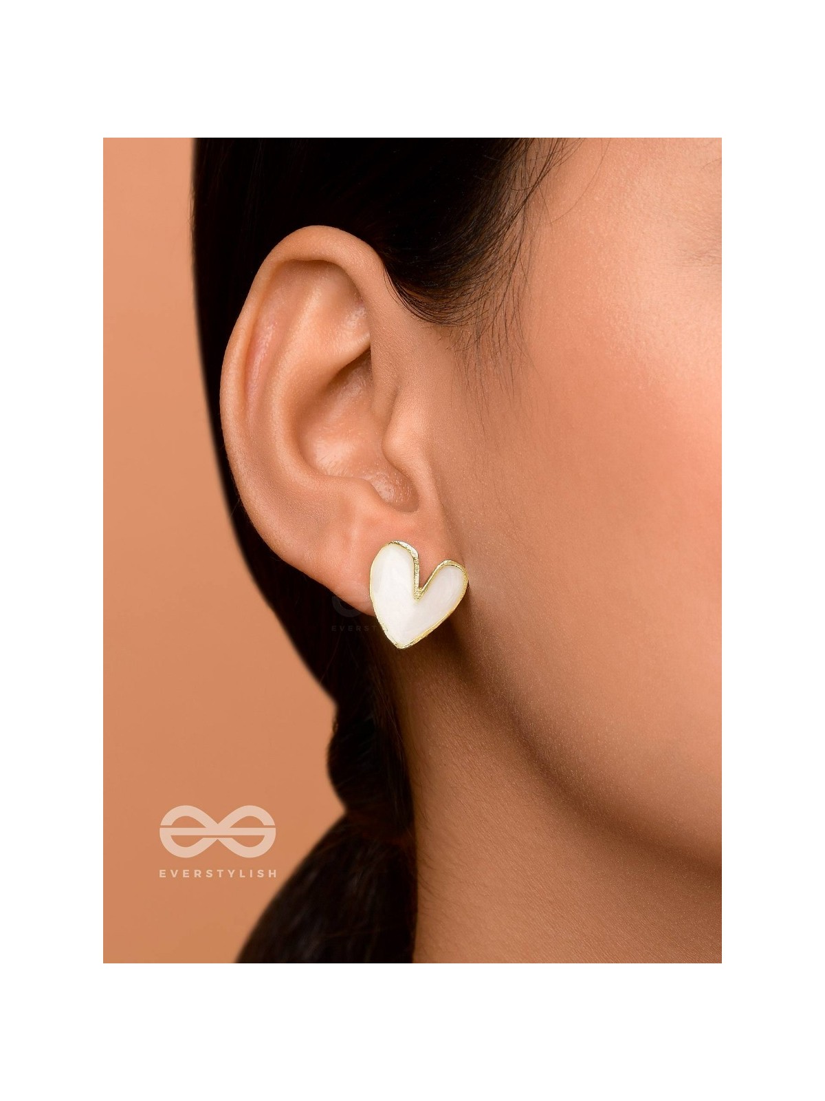 LOVEBEATIN HEARTS - CUTE ENAMELLED STUDS (WHITE)