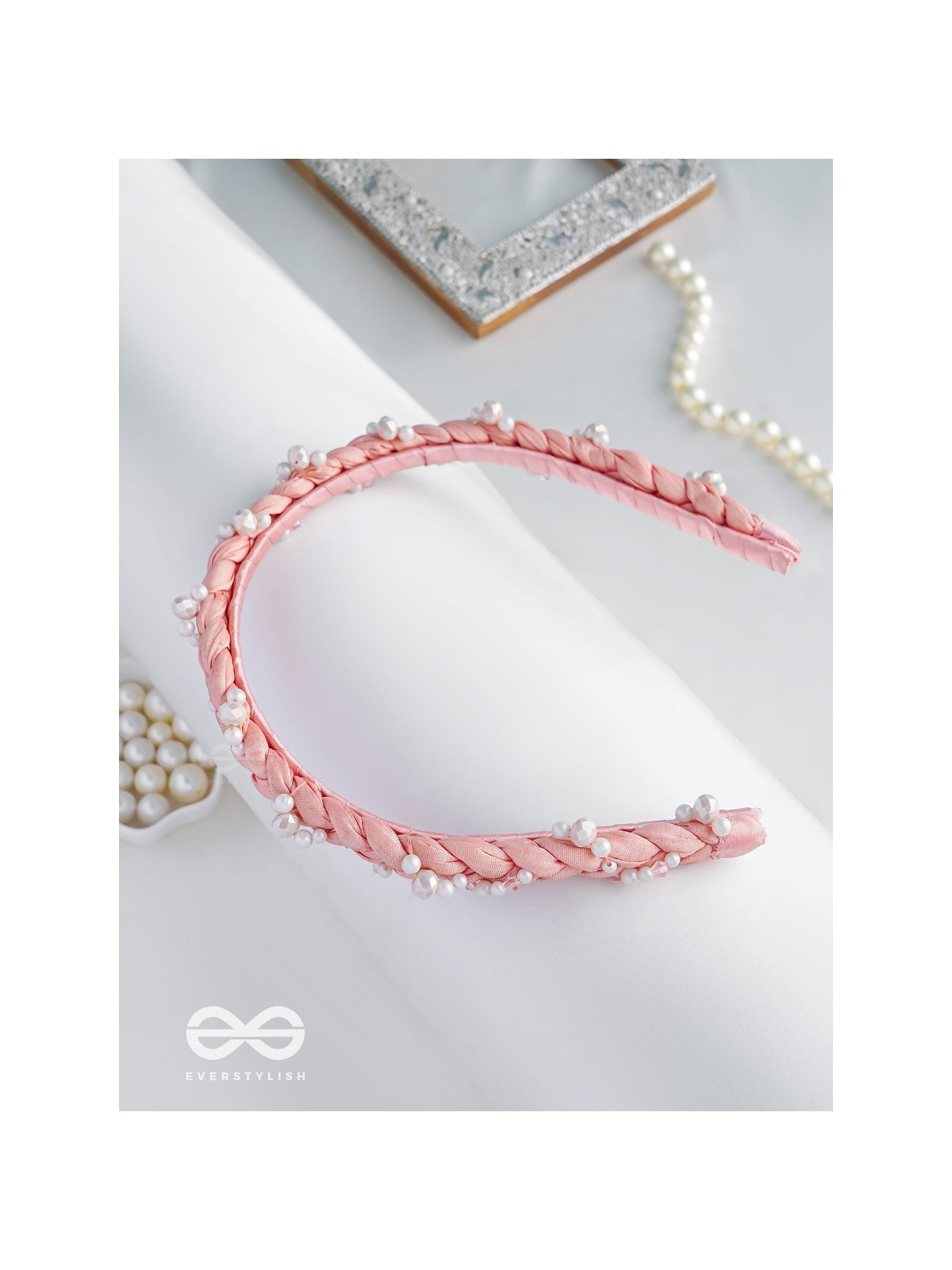 IPSIT - ONE'S DESIRE - PEARL AND FABRIC EMBROIDERED HAIRBAND