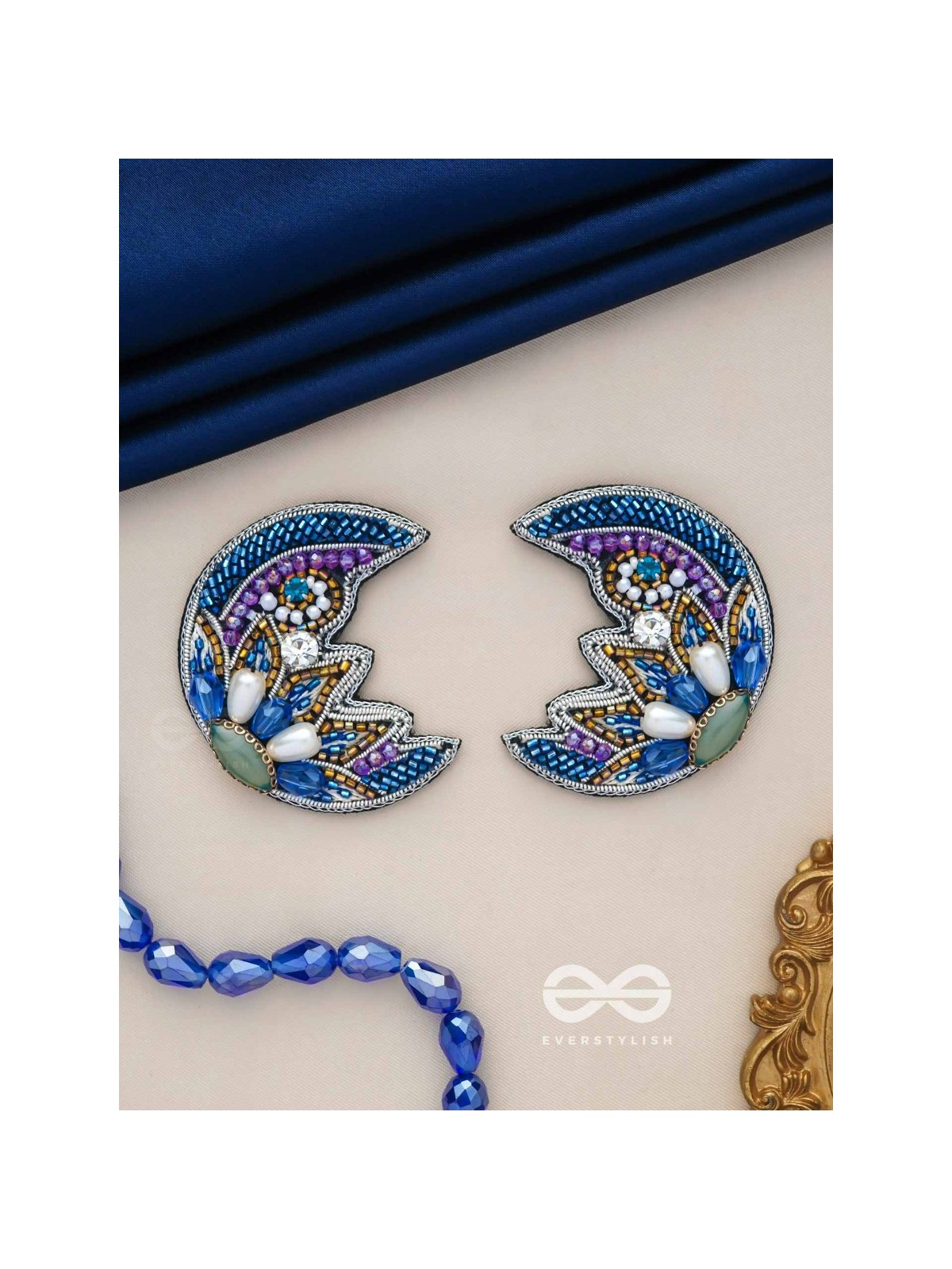 SOMNIVRITTA - AURA OF THE MOON - CUT DANA, STONE, PEARL DROP AND BEADS EMBROIDERED EARRINGS (BLUE)