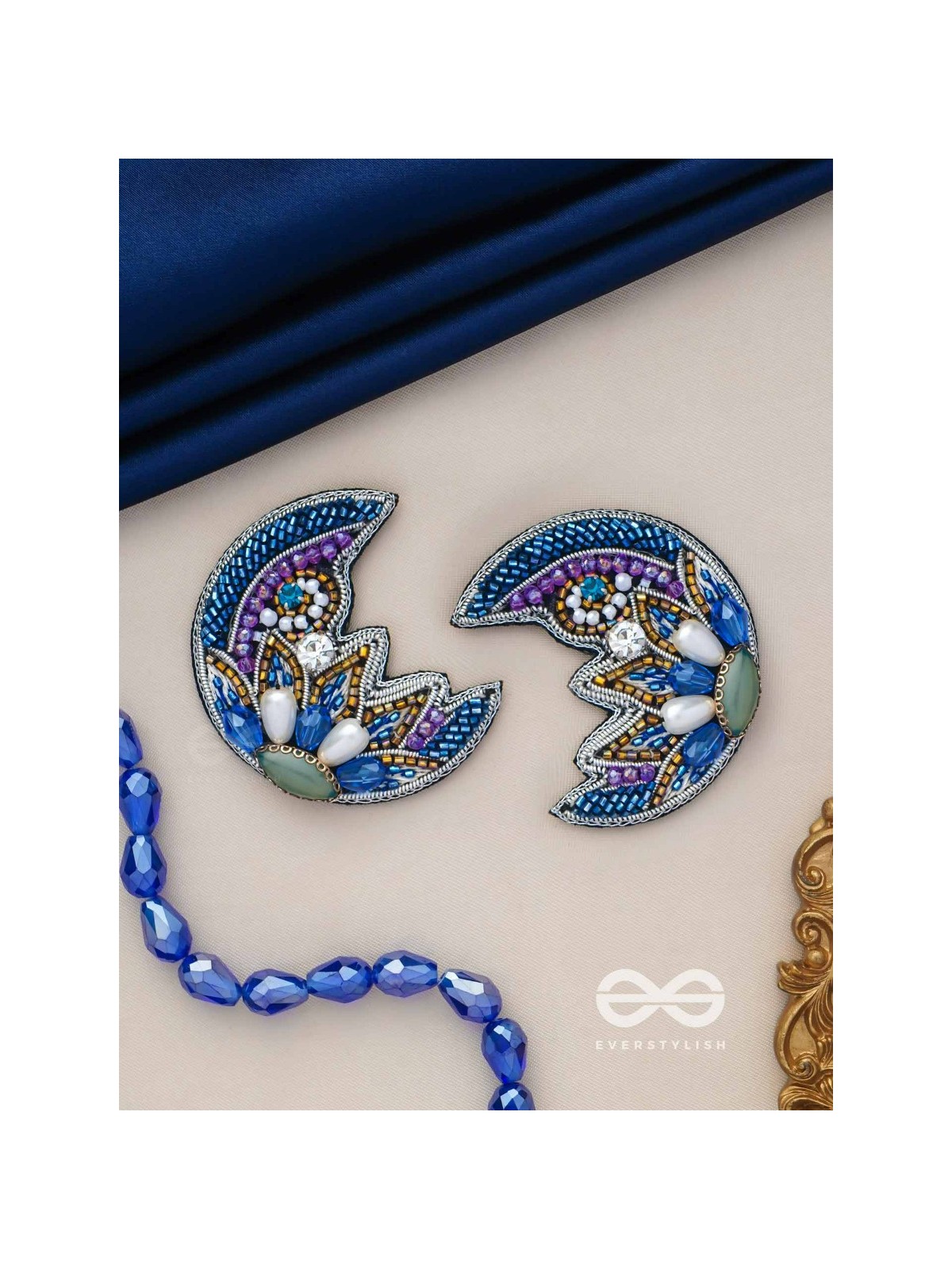 SOMNIVRITTA - AURA OF THE MOON - CUT DANA, STONE, PEARL DROP AND BEADS EMBROIDERED EARRINGS (BLUE)
