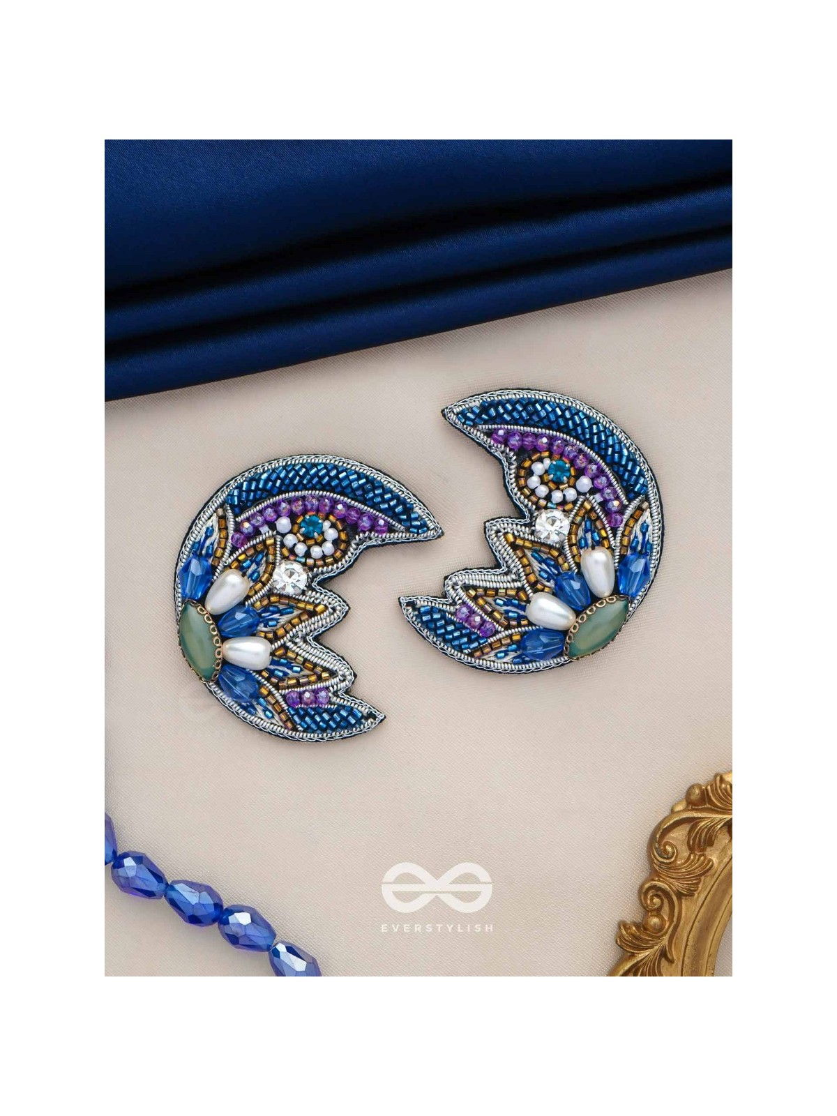 SOMNIVRITTA - AURA OF THE MOON - CUT DANA, STONE, PEARL DROP AND BEADS EMBROIDERED EARRINGS (BLUE)