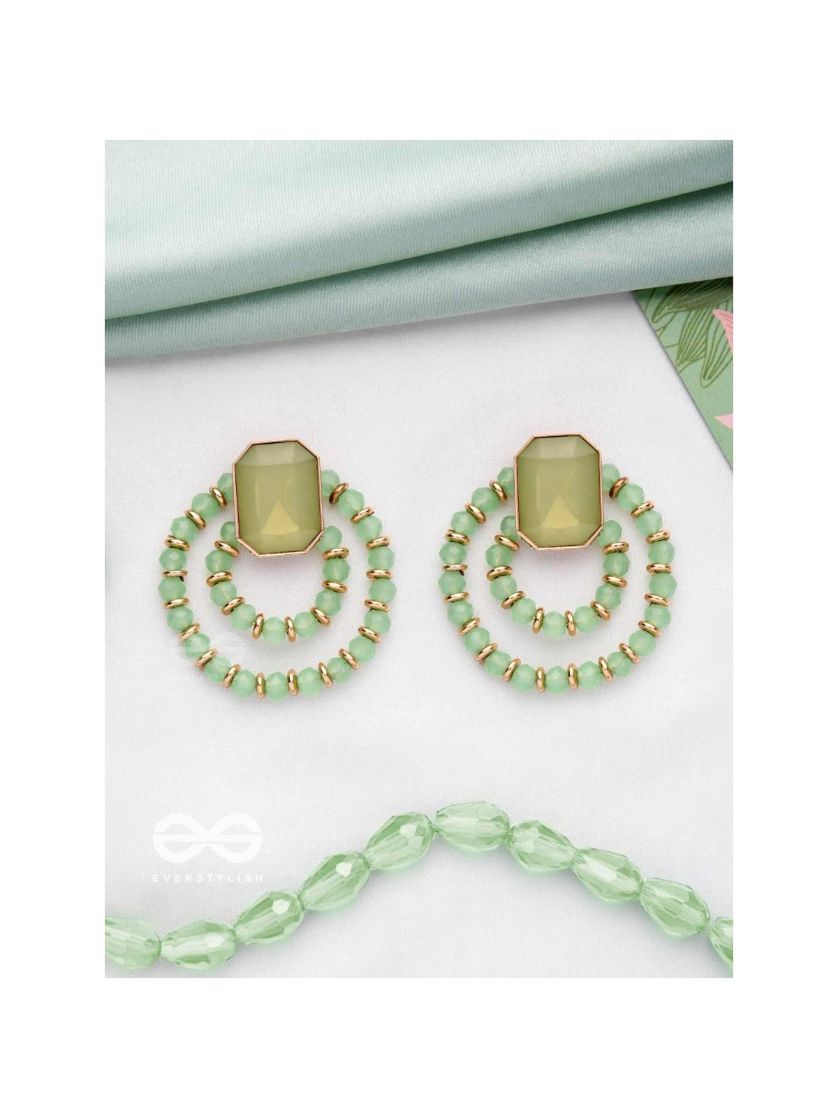 THE WHISPERS OF CRYSTAL - GOLDEN BEADED EARRINGS (GREEN)