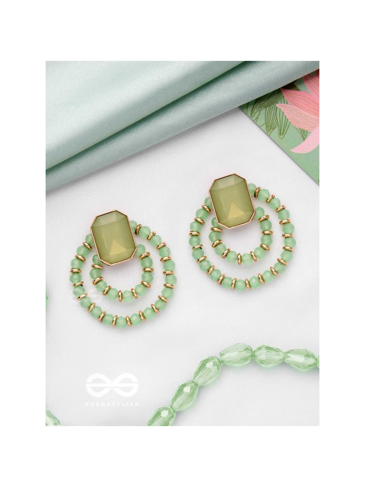 THE WHISPERS OF CRYSTAL - GOLDEN BEADED EARRINGS (GREEN)