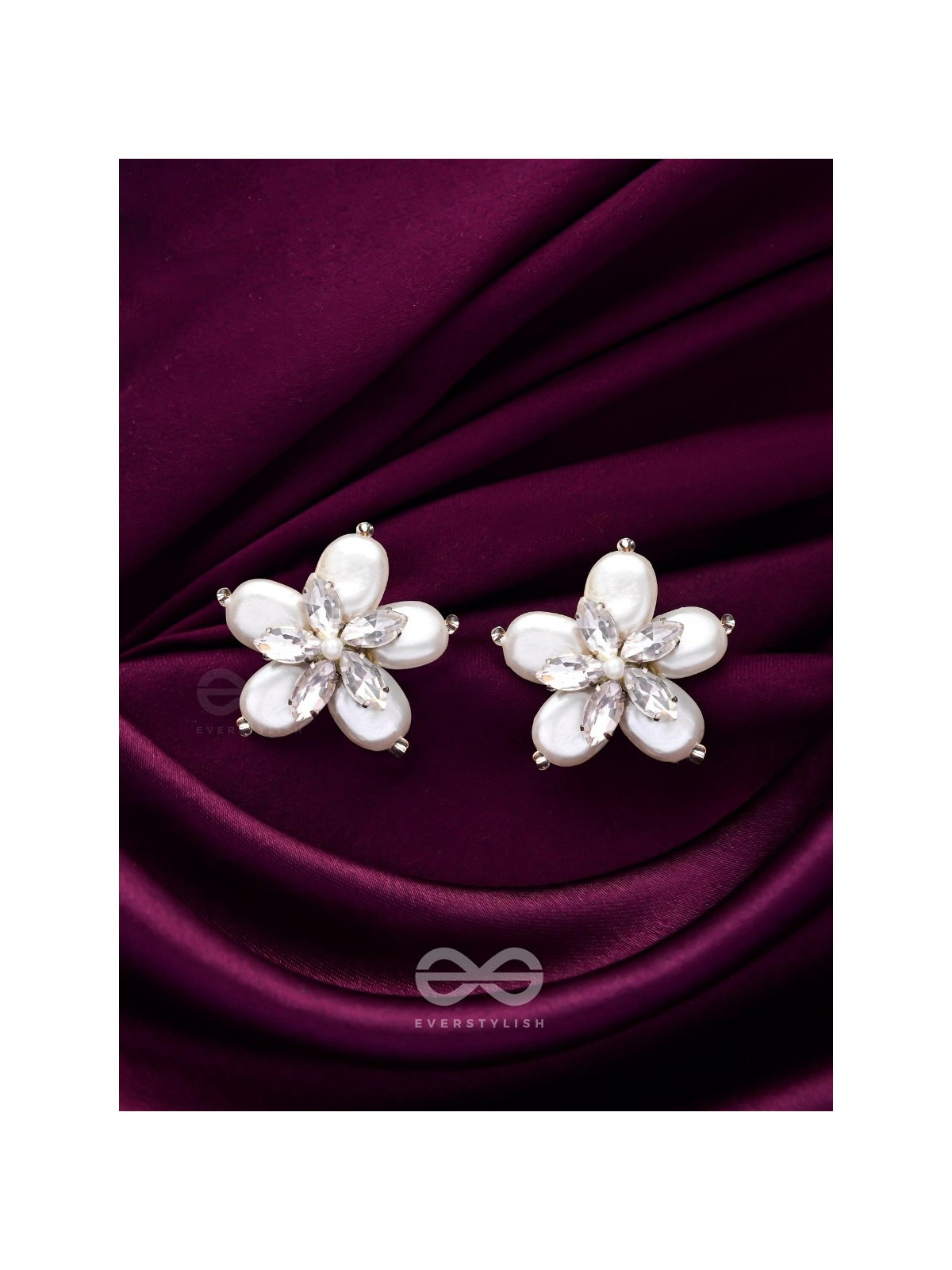 A CRYSTALLINE PERWINKLE - WHITE CASUAL STUDS 