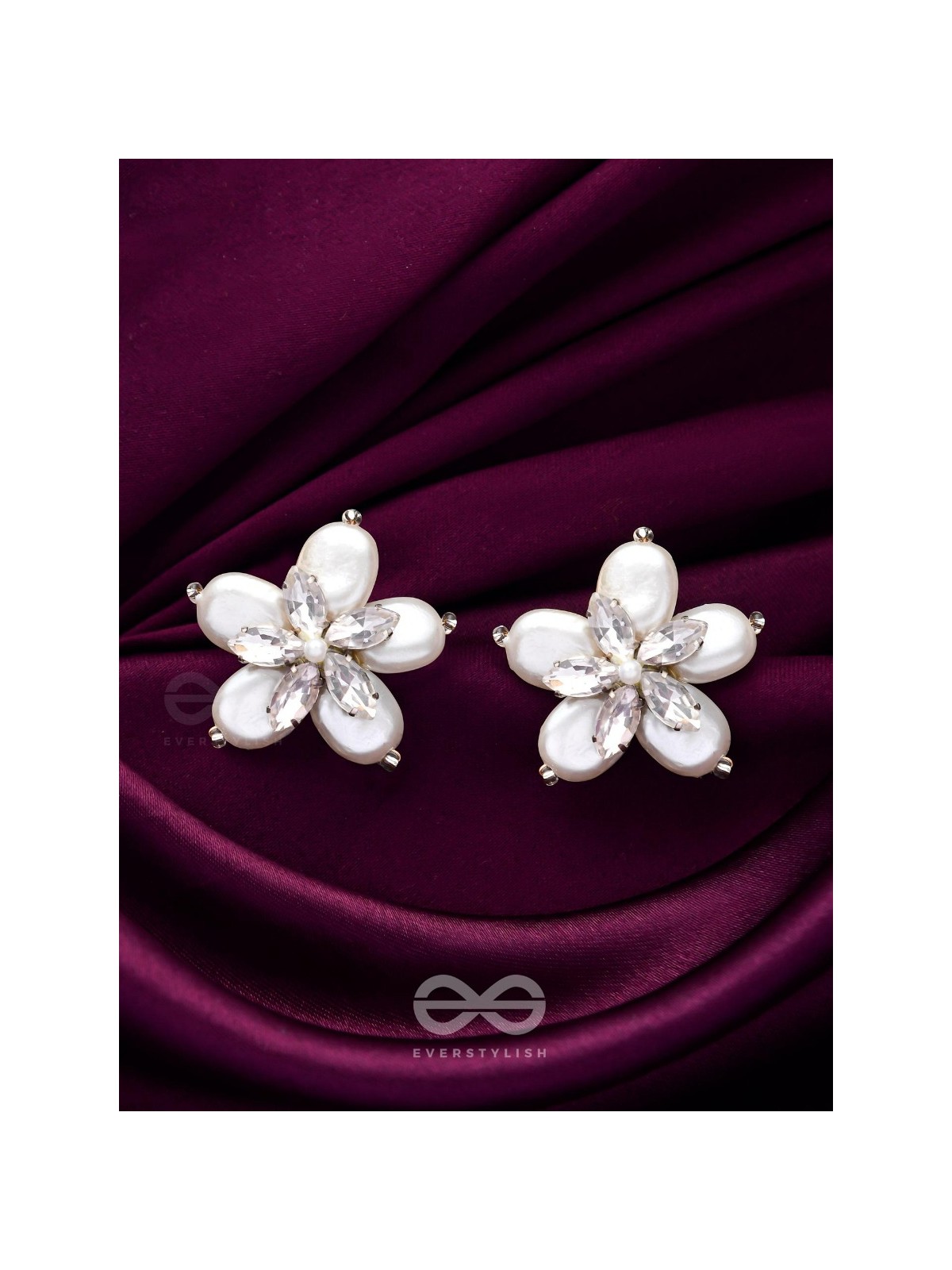 A CRYSTALLINE PERWINKLE - WHITE CASUAL STUDS 