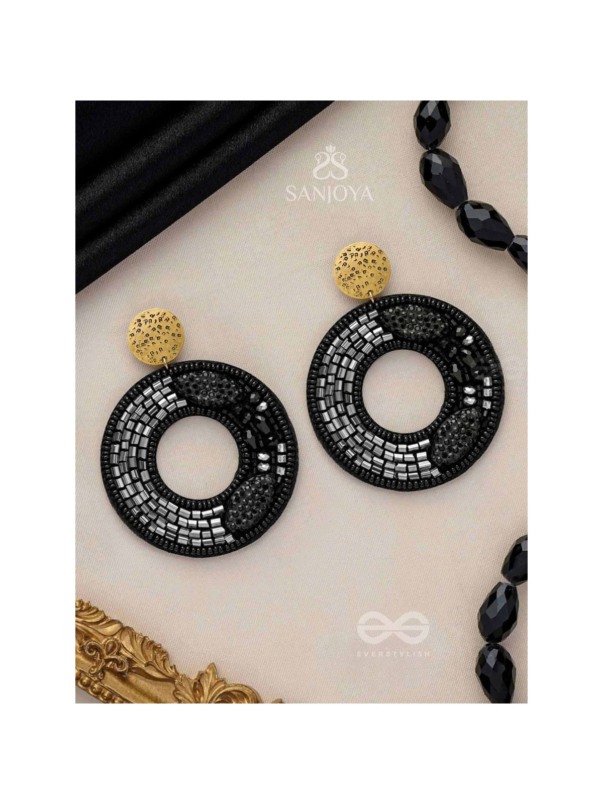 RATRIKRATA - CREATED BY NIGHT - BEADS AND CUTDANA EMBROIDERED EARRINGS