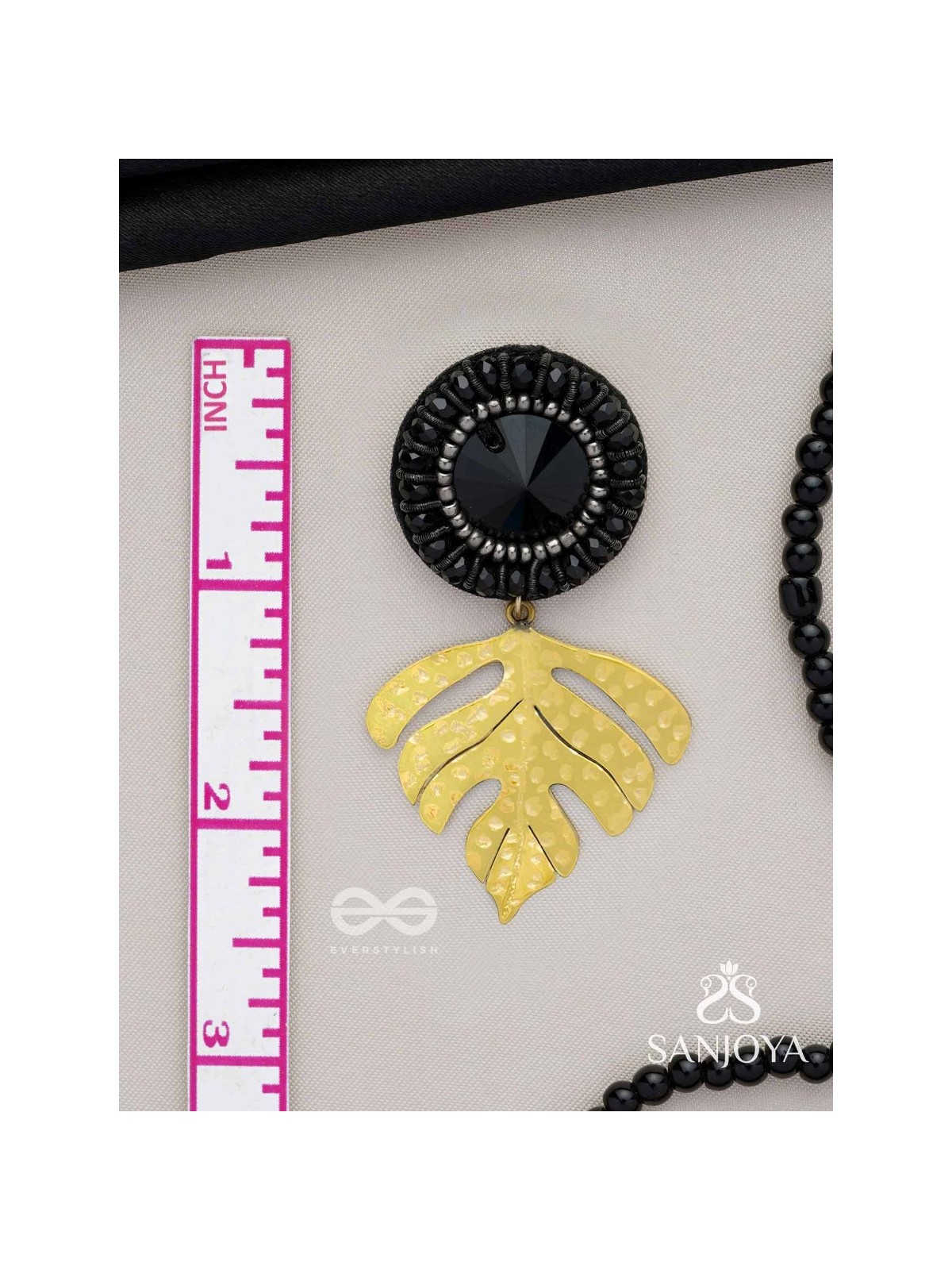 SHRAVAKA - THE DARK LEAF - STONE AND BEADS EMBROIDERED EARRINGS