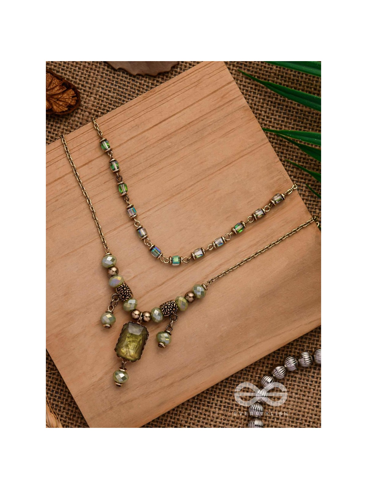 THE SMOKEY FOREST - STATEMENT MULTILAYERED NECKPIECE