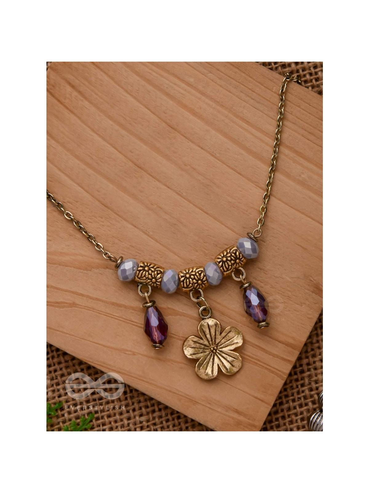 THE  GARDEN GRACE - CASUAL & ELEGANT NECKPIECE