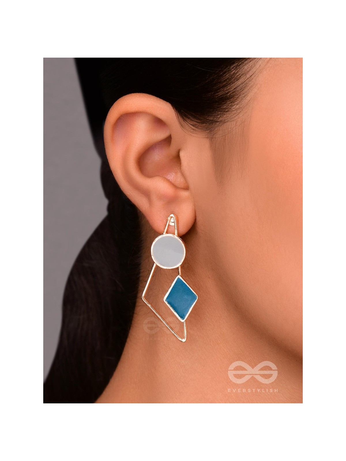 THE ELEGANT APEX - GOLDEN ENAMELED EARRINGS