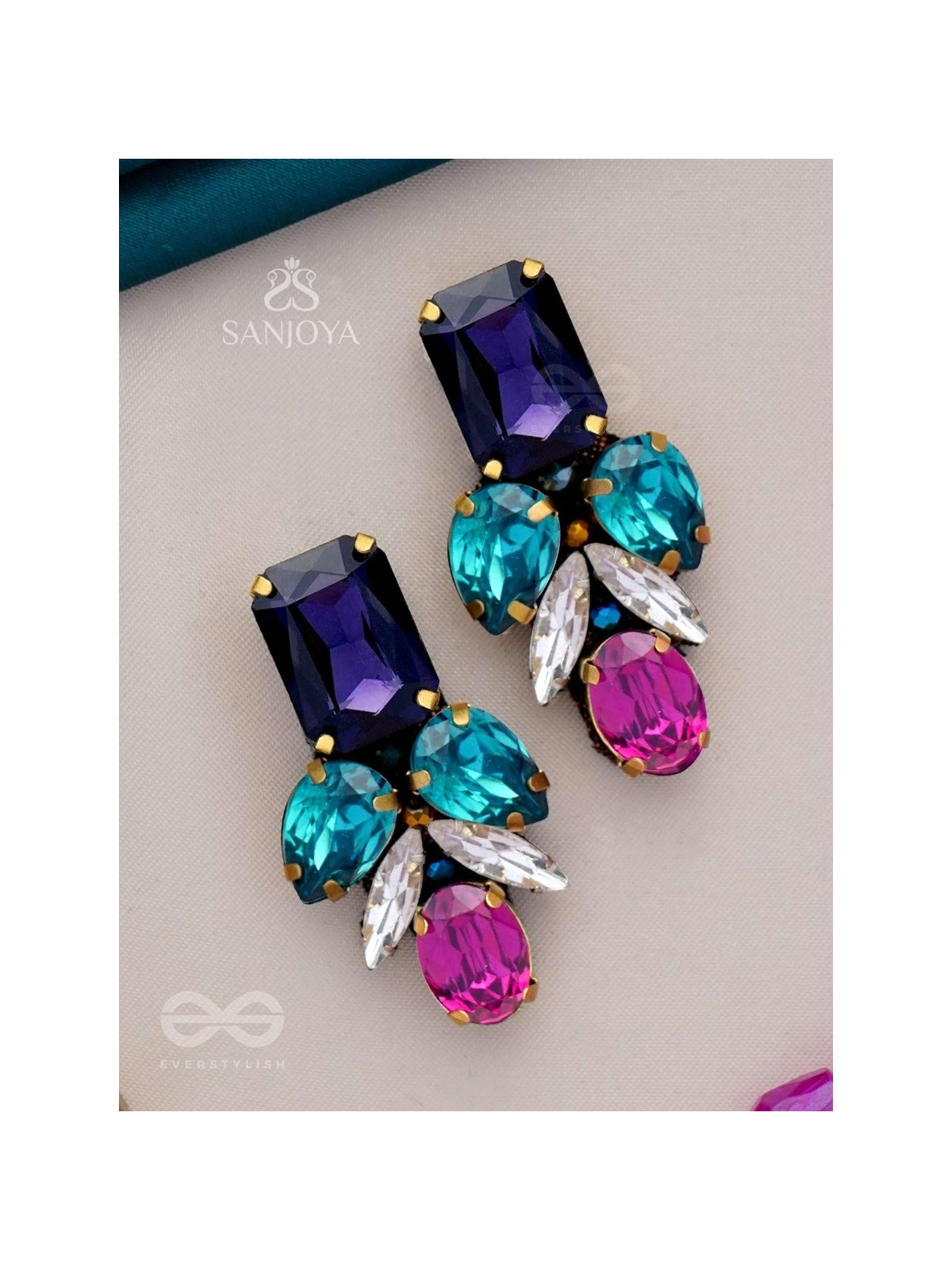 Varnaratna - The colorful glorY - Stone embroidered earrings