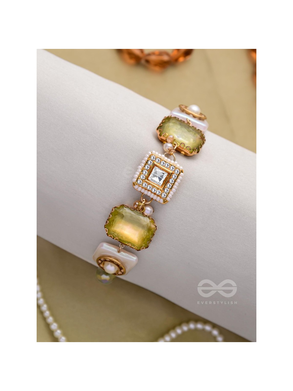 MEADOW'S MAGIC - GOLDEN EMBELLISHED BRACELET