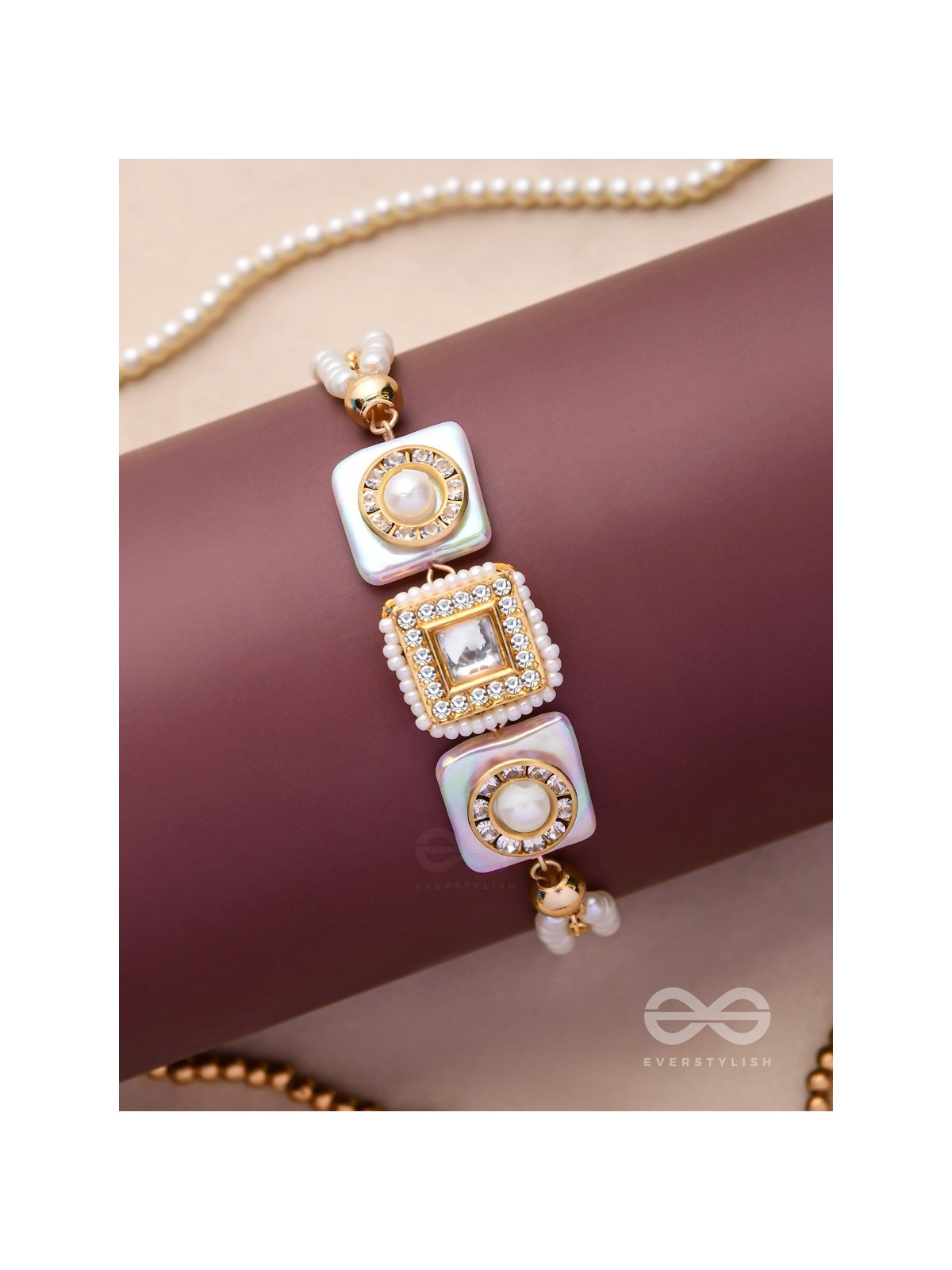 THE GLEAMING ORBITS - GOLDEN EMBELLISHED BRACELET