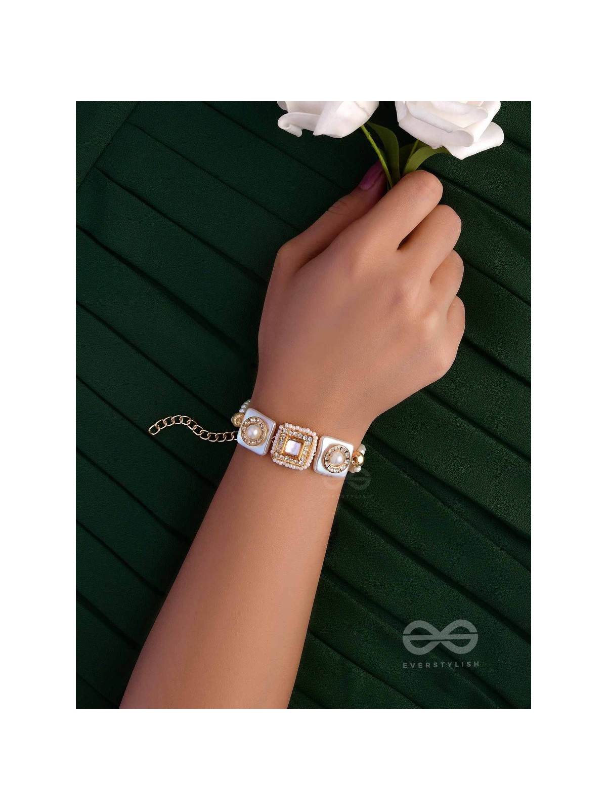 THE GLEAMING ORBITS - GOLDEN EMBELLISHED BRACELET