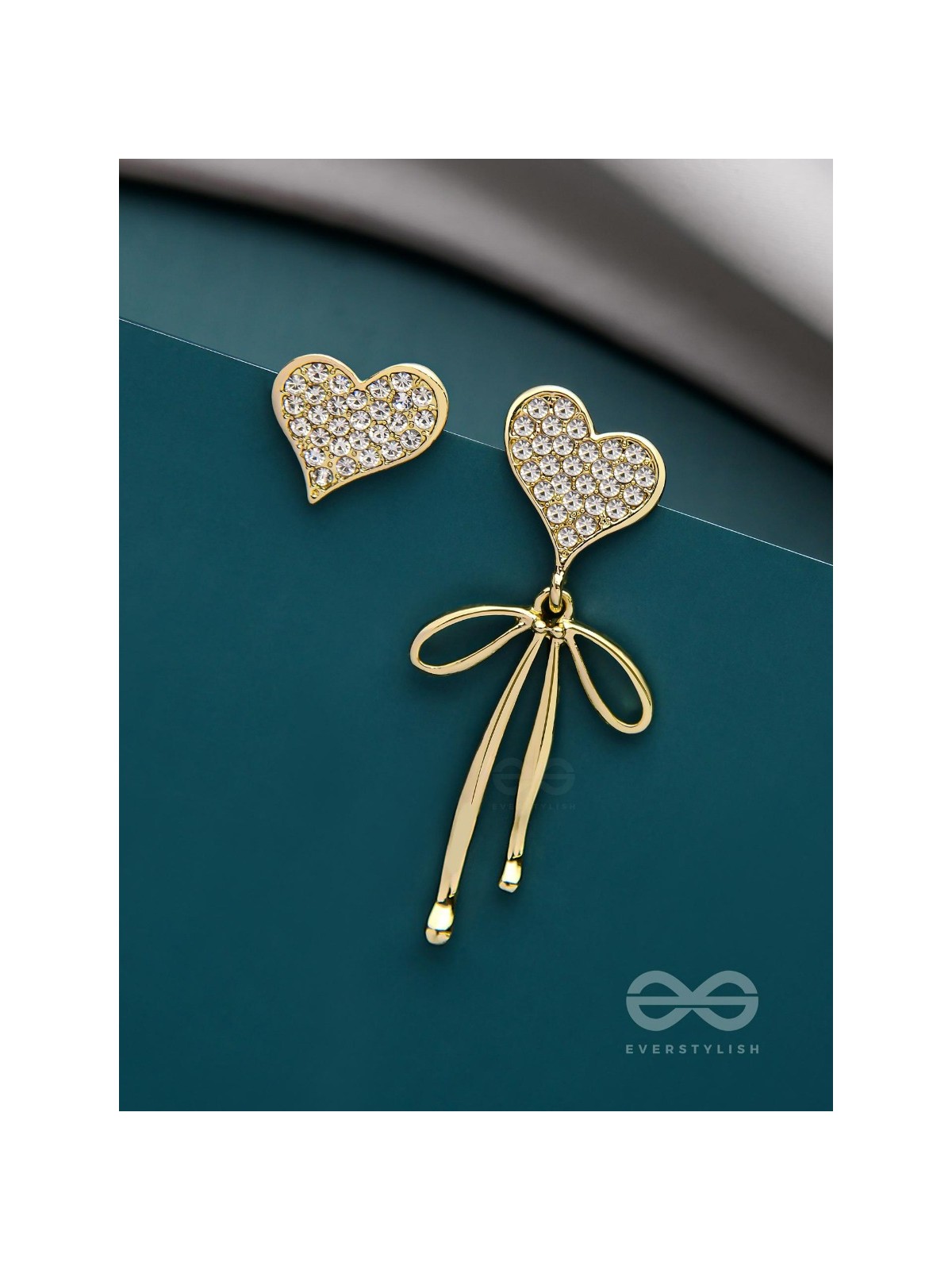 LUSTROUS LOVEBLOOMS - GOLDEN SPARKLING EARRINGS