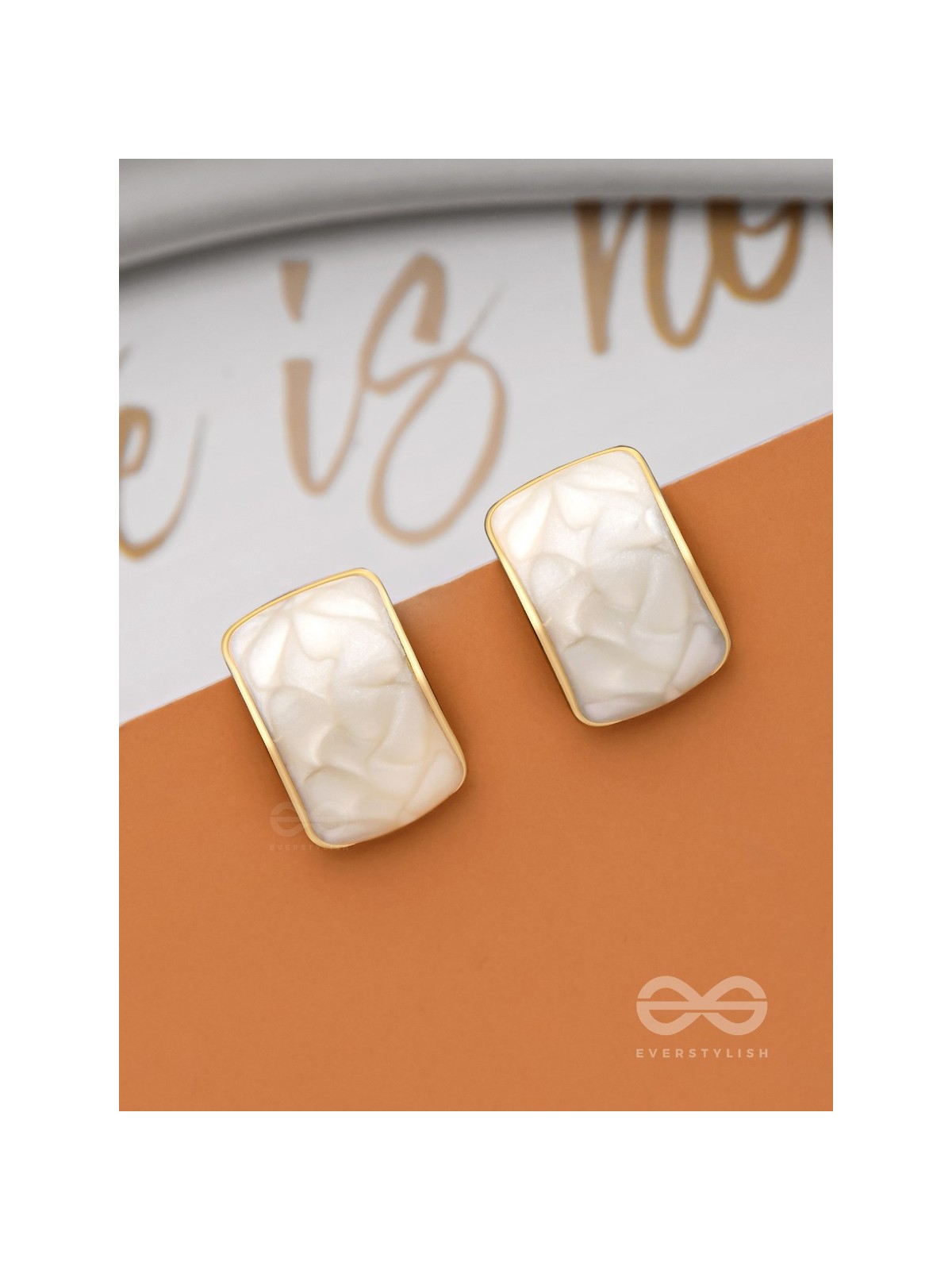 THE CLASSIC RADIANCE  - GOLDEN ENAMELLED STUD EARRINGS (WHITE)