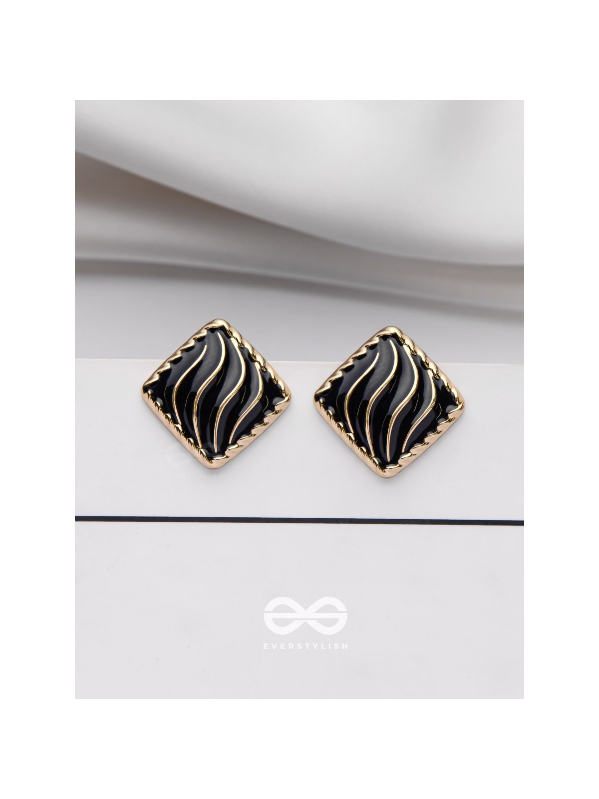 MODERN DELIGHTS - GOLDEN EMBELLISHED STUD EARRINGS (BLACK)