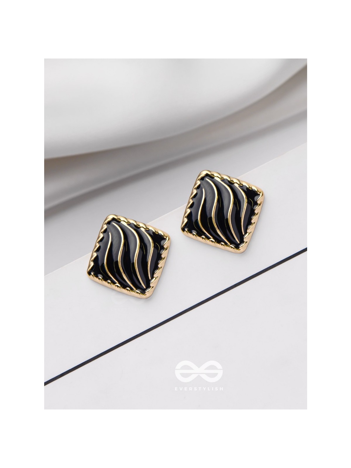 MODERN DELIGHTS - GOLDEN EMBELLISHED STUD EARRINGS (BLACK)