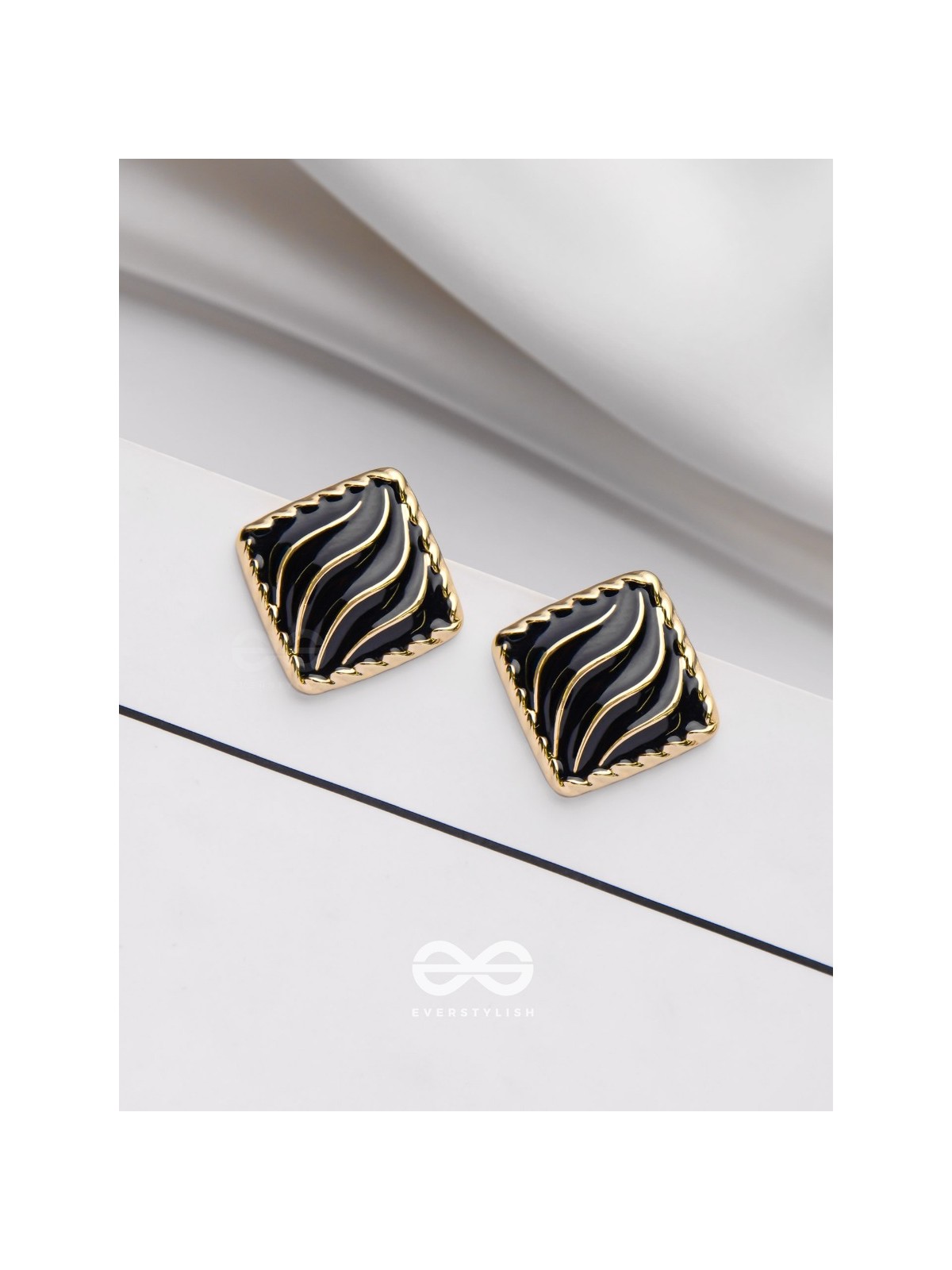 MODERN DELIGHTS - GOLDEN EMBELLISHED STUD EARRINGS (BLACK)