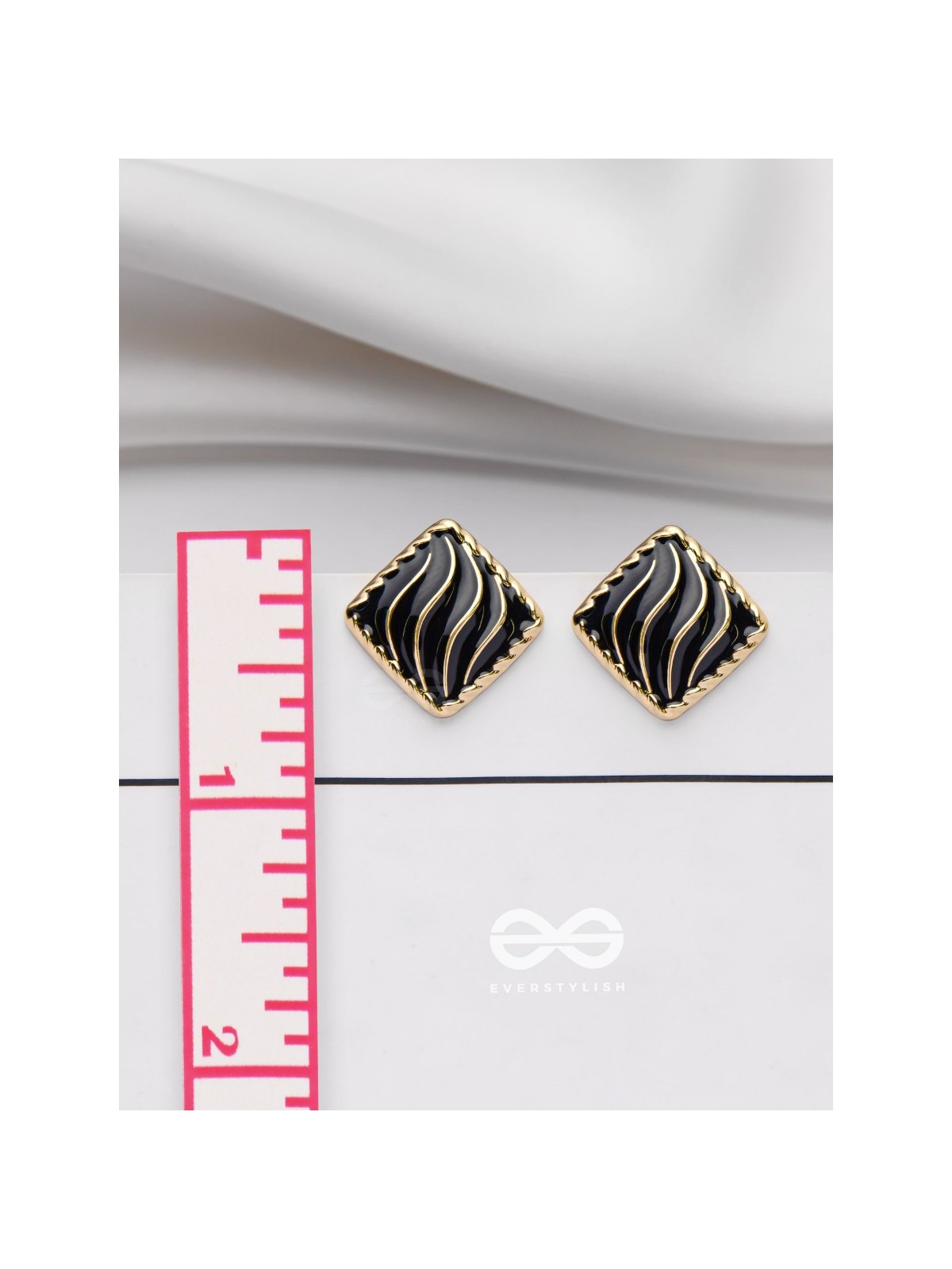 MODERN DELIGHTS - GOLDEN EMBELLISHED STUD EARRINGS (BLACK)