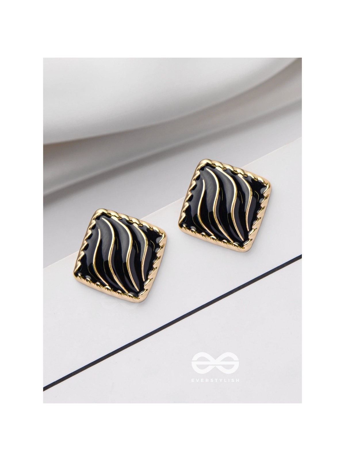 MODERN DELIGHTS - GOLDEN EMBELLISHED STUD EARRINGS (BLACK)