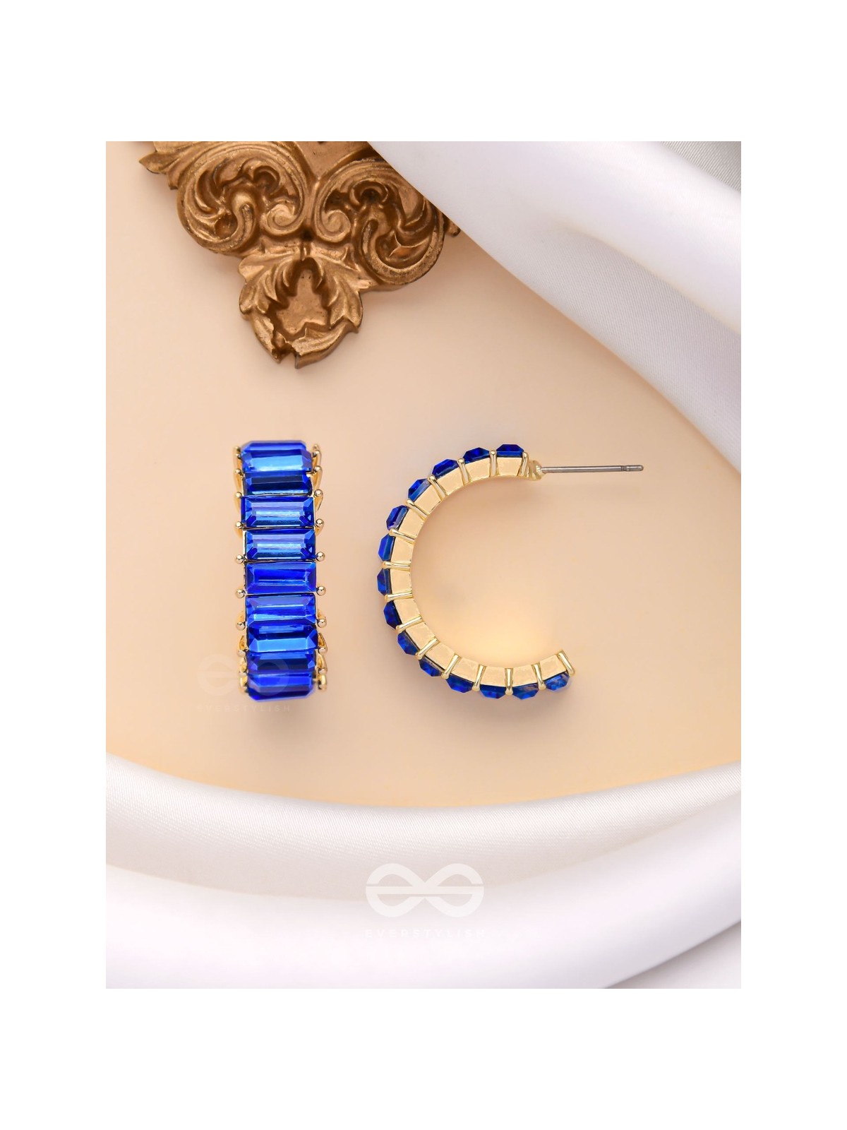 CRYSTAL GALAXIES - GOLDEN EMBELLISHED EARRINGS (BLUE)