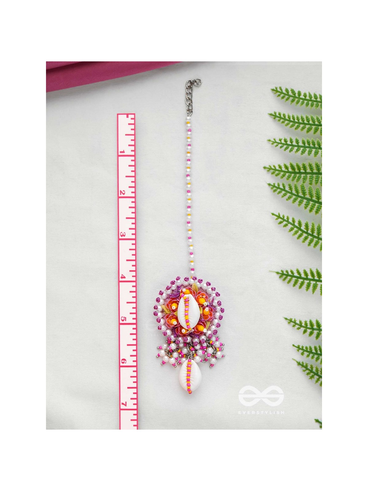 SAMBAVIKA - THE SHELL ENCHANTMENTS - BEADS AND SHELLS EMBROIDERED EARRINGS 