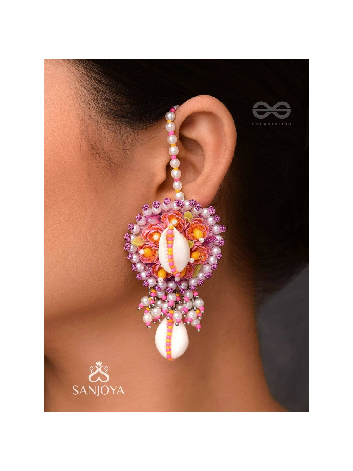 SAMBAVIKA - THE SHELL ENCHANTMENTS - BEADS AND SHELLS EMBROIDERED EARRINGS 