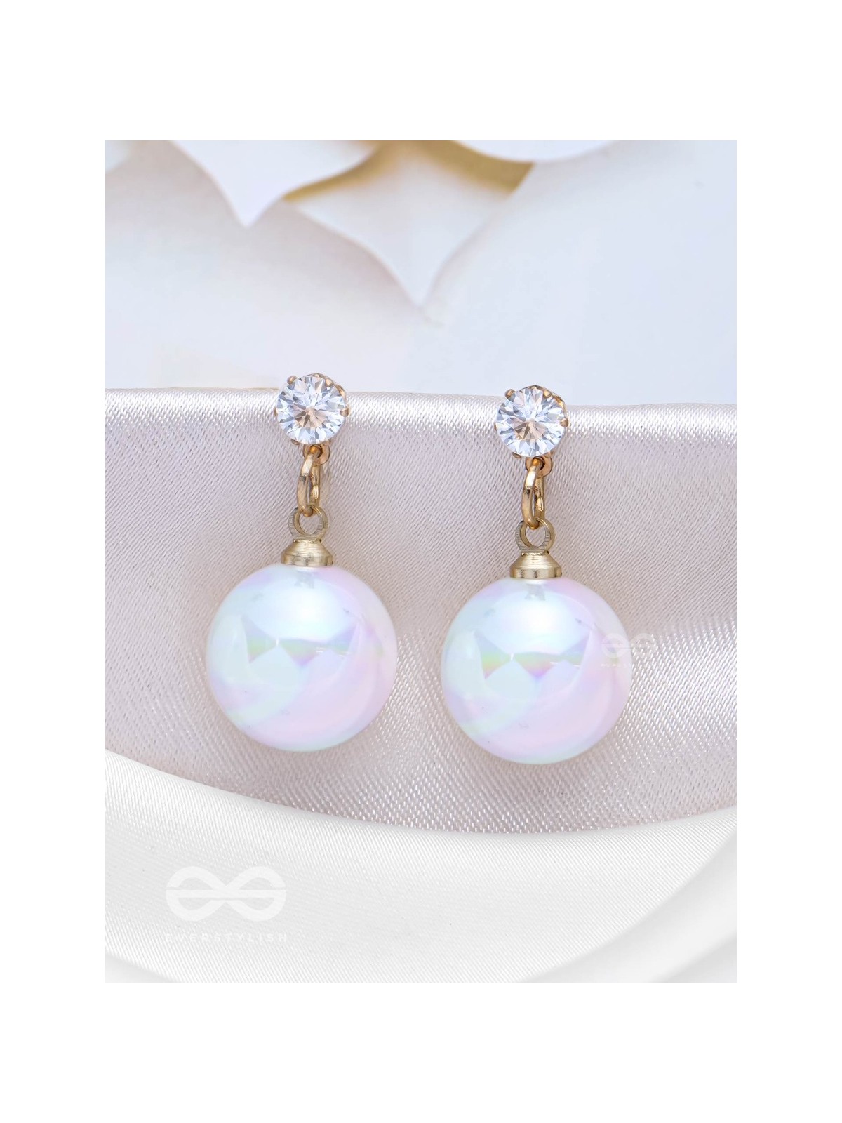PEARLY MOONSHINE - GOLDEN EMBELLISHED EARRINGS