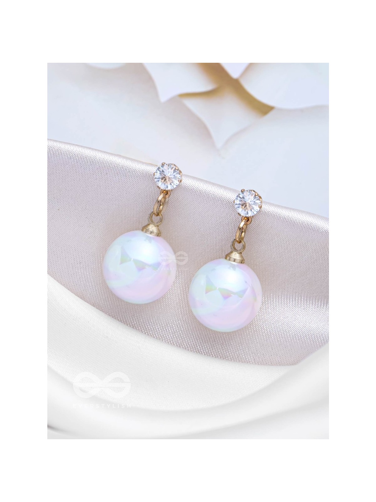 PEARLY MOONSHINE - GOLDEN EMBELLISHED EARRINGS