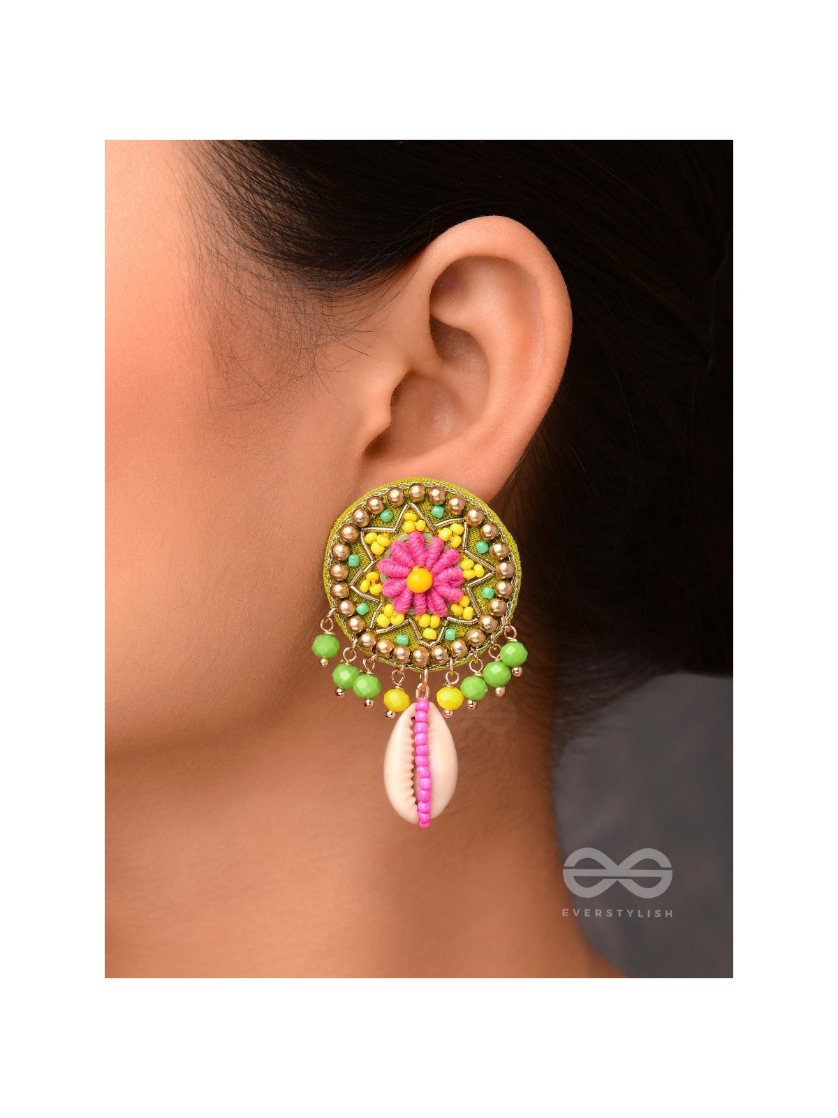 VAARIJA - THE  SEASHELL GALA - SHELL AND BEADS EMBROIDERED EARRINGS