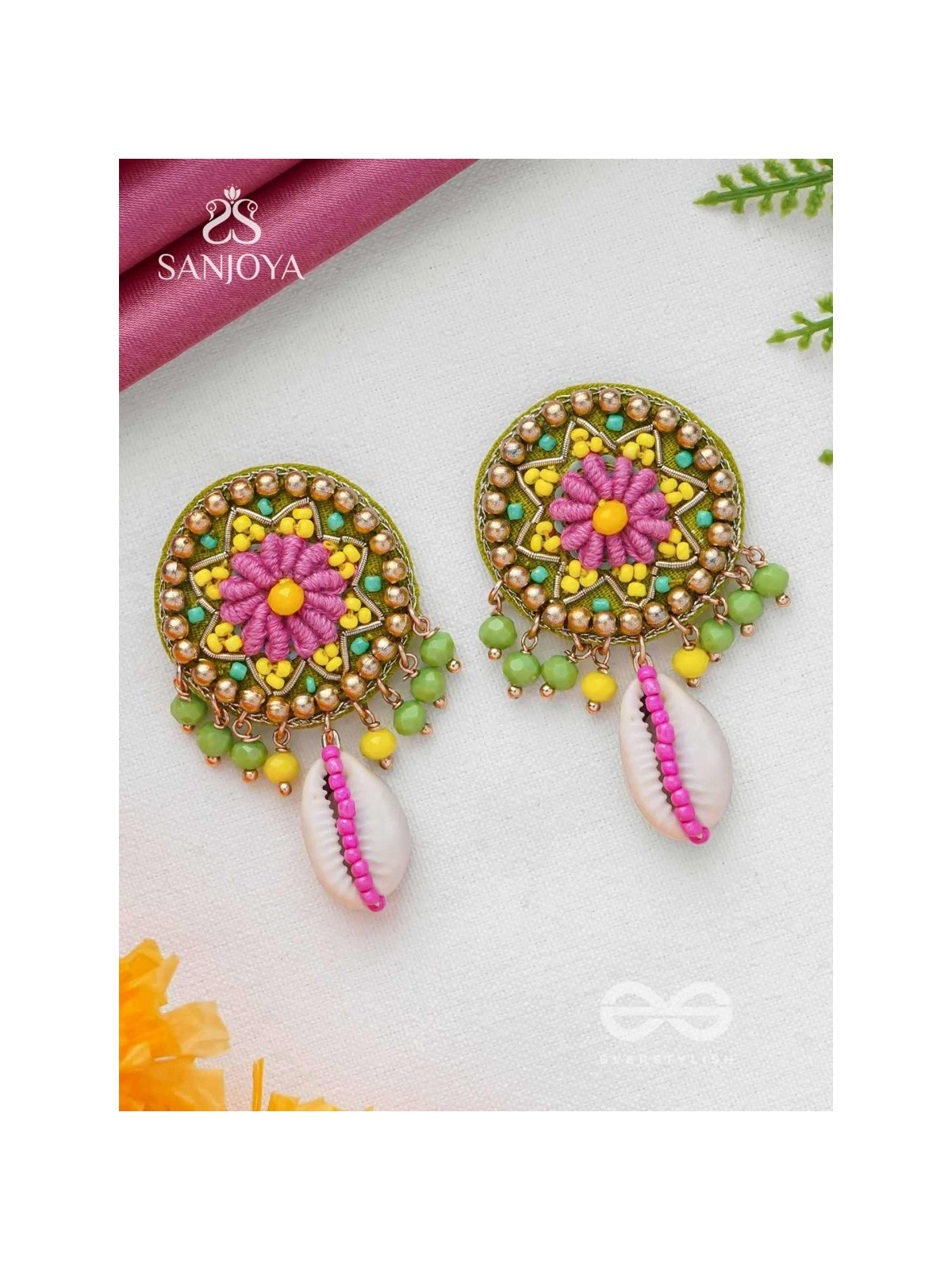 VAARIJA - THE  SEASHELL GALA - SHELL AND BEADS EMBROIDERED EARRINGS