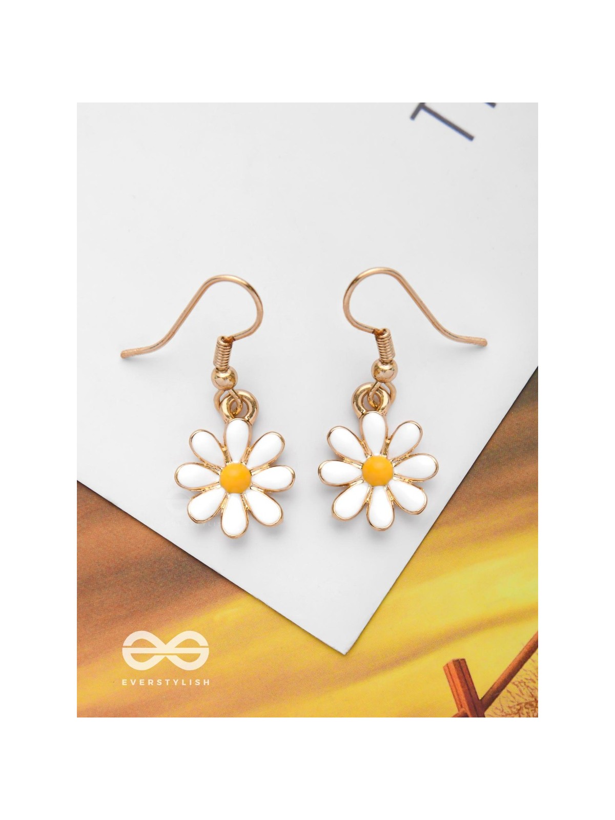LITTLE DAISY DROPS - GOLDEN EMAMELLED EARRINGS