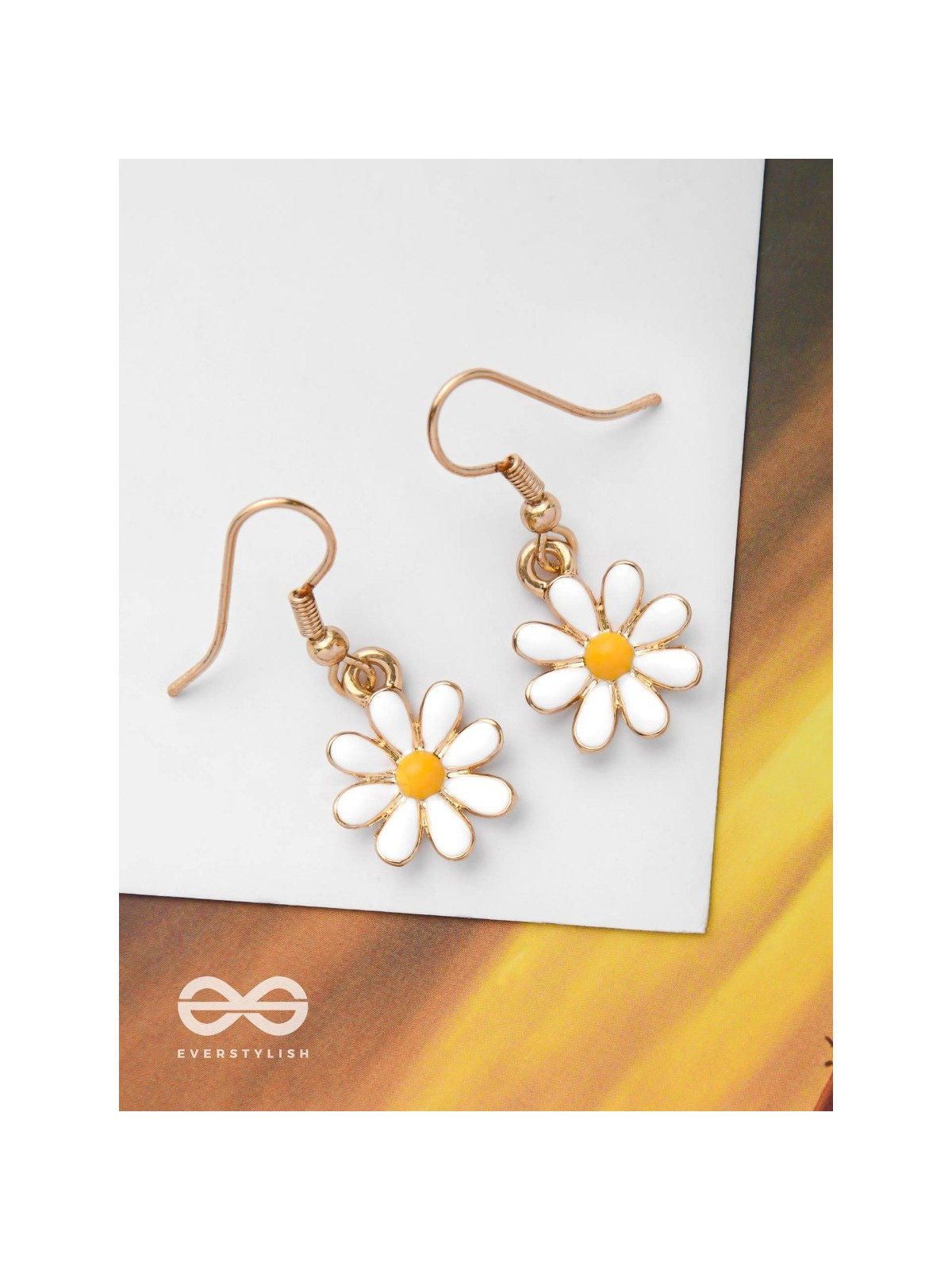 LITTLE DAISY DROPS - GOLDEN EMAMELLED EARRINGS