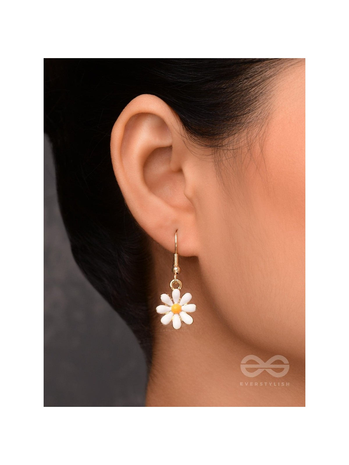 LITTLE DAISY DROPS - GOLDEN EMAMELLED EARRINGS
