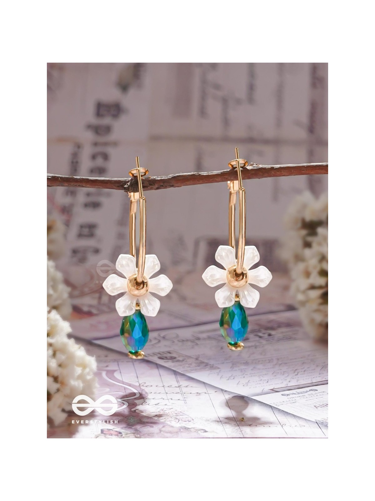 ENCHANTING FLOWERS - GOLDEN HOOP EARRINGS