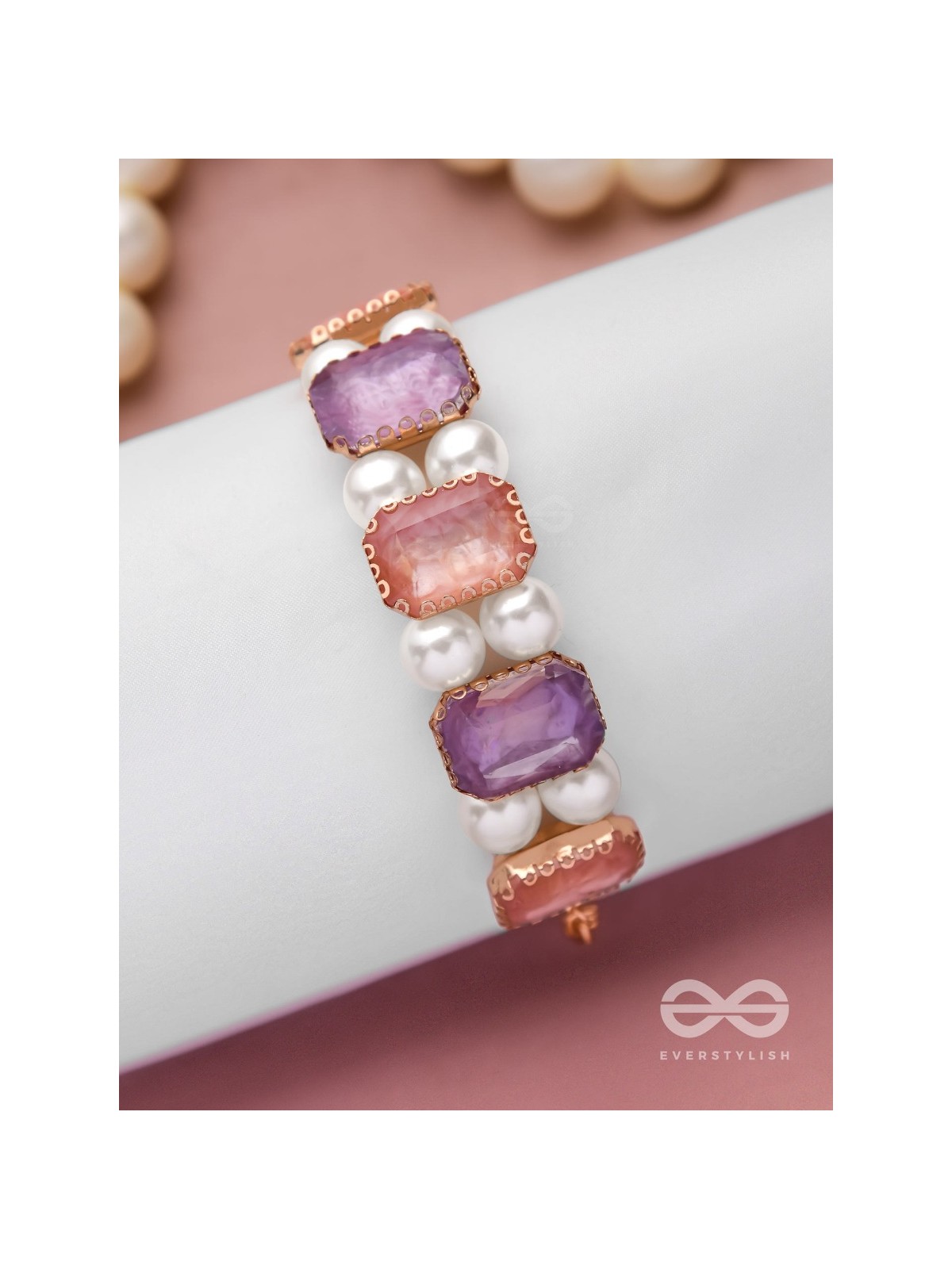 Paradise Haze - Golden Embellished Pearl Bracelet