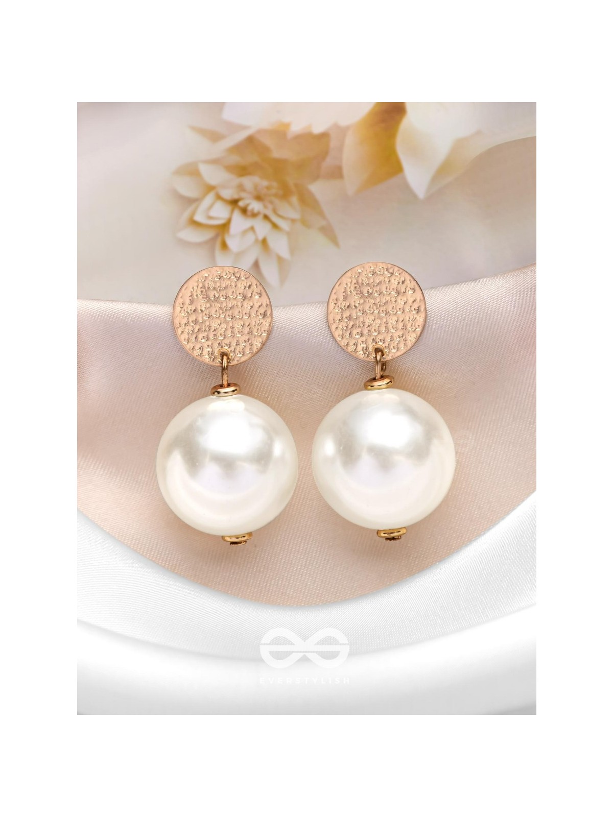THE CLASSIC LUSTRE - PEARL DROP EARRINGS