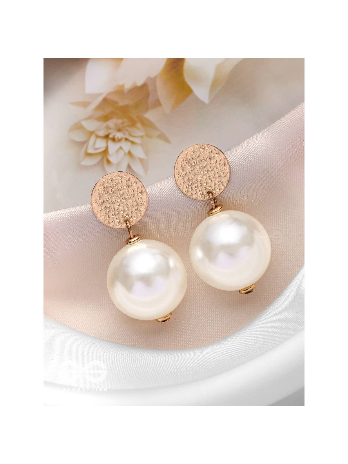 THE CLASSIC LUSTRE - PEARL DROP EARRINGS